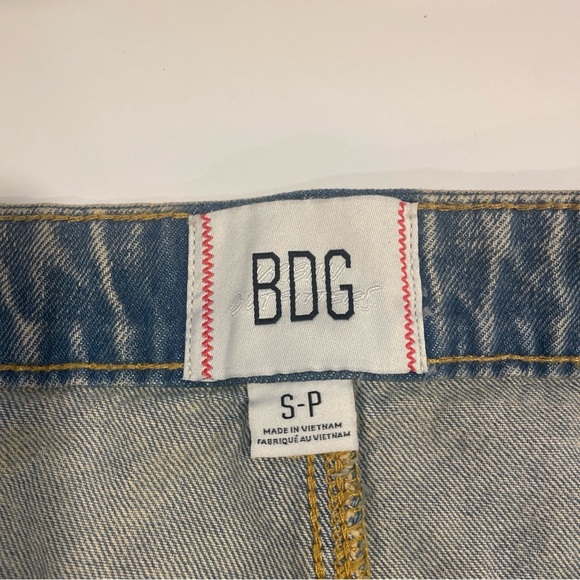 BDG Urban Outfitters Reagan  Denim Mini Skirt Frayed Hem Sz Small​ - Picture 11 of 14